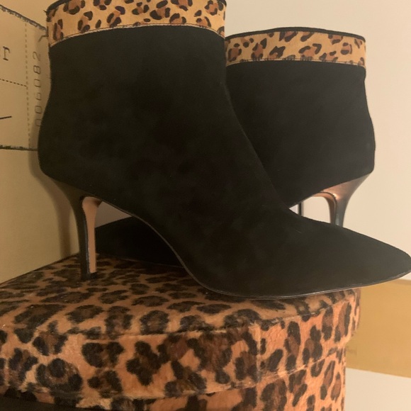 Nicole by Nicole Miller Shoes - Gorgeous Nicole Miller Genuine Suede black & Cheetah print Bootie…runs small
